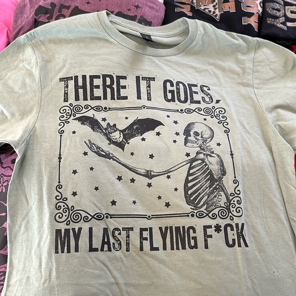 Tshirt - Picture 1 of 1